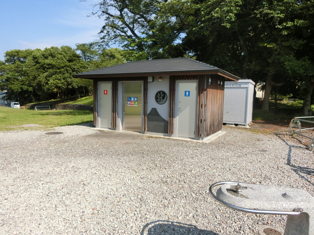 比奈公園トイレ