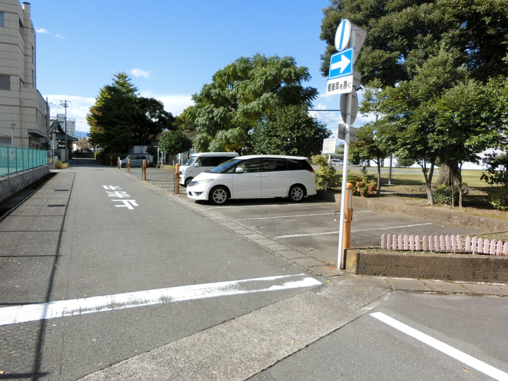 新通町公園駐車場