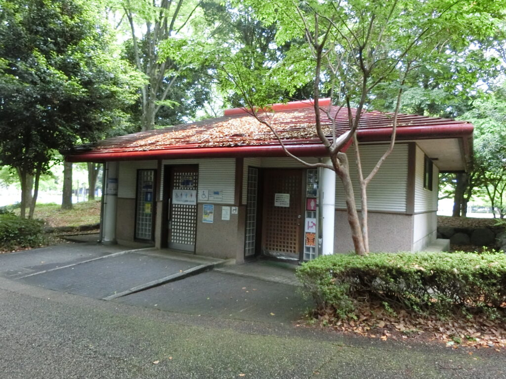中央公園北側トイレ