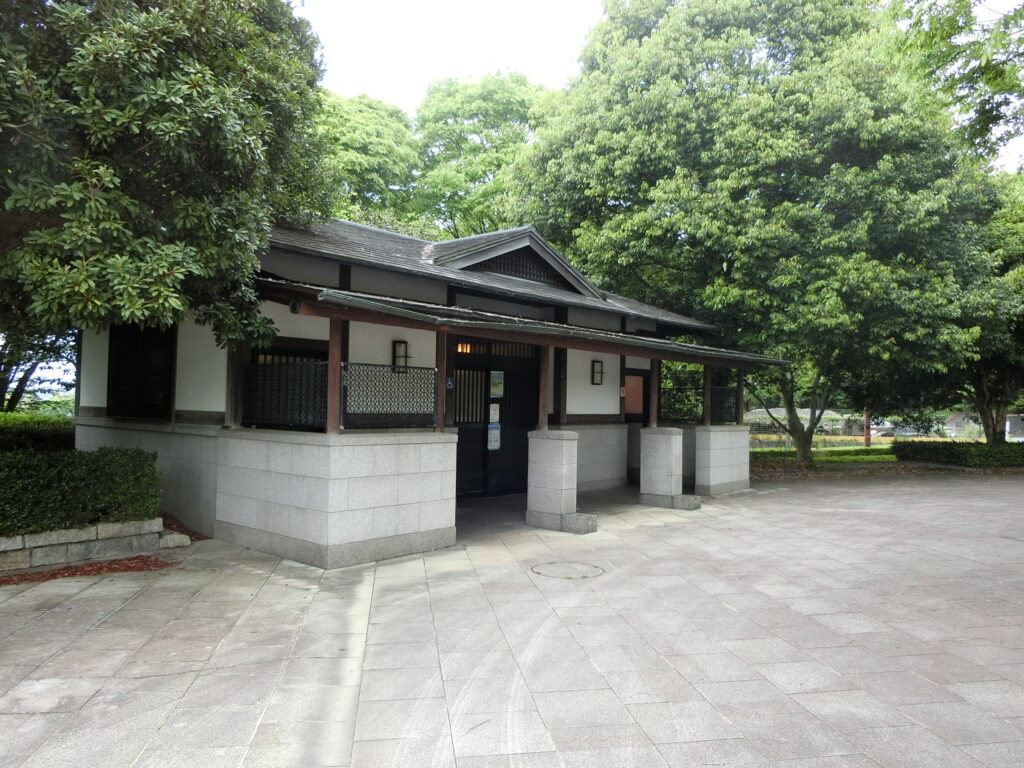 メイン広場トイレ