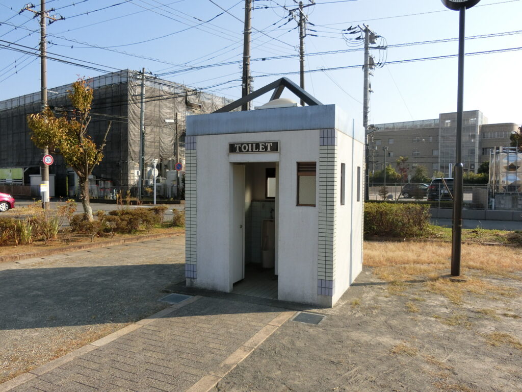 本市場公園トイレ
