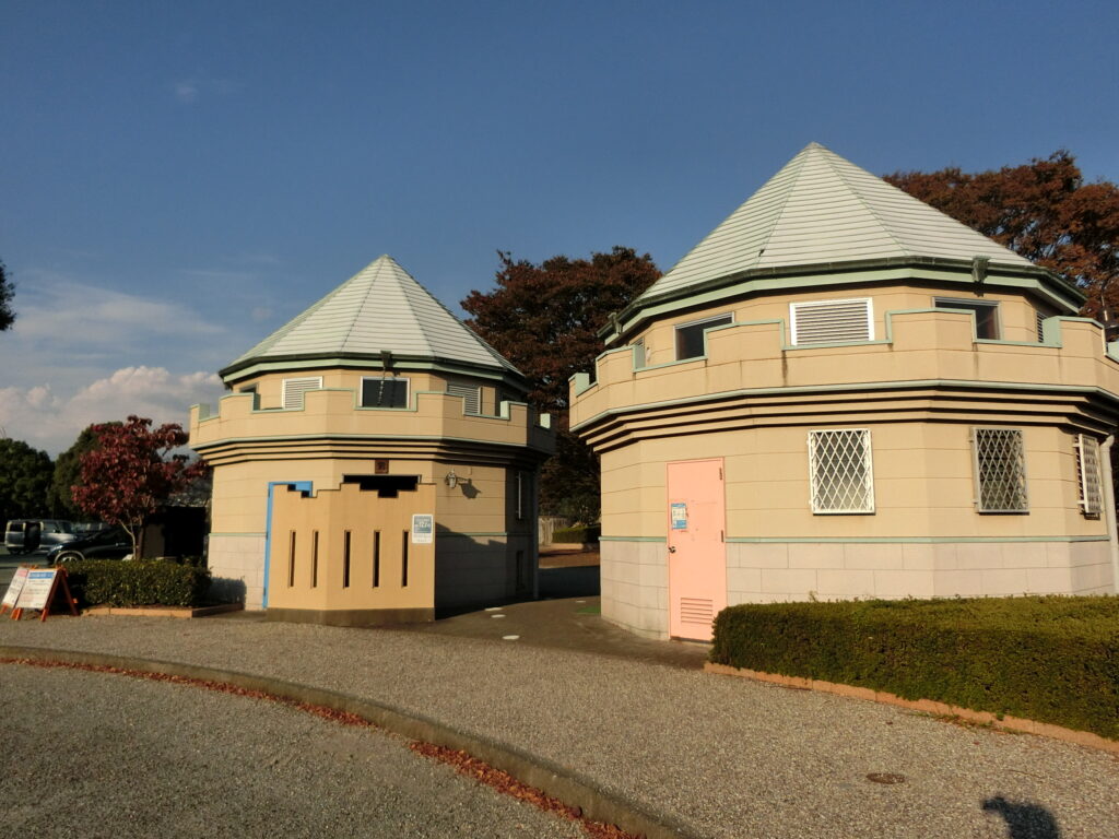 中央公園西側トイレ