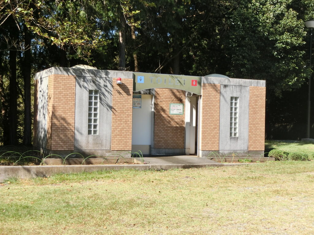 富士総合運動公園古墳広場トイレ