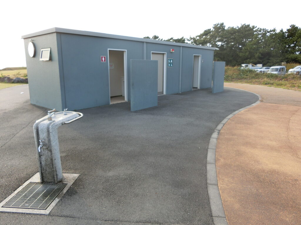 鈴川海浜スポーツ公園トイレ