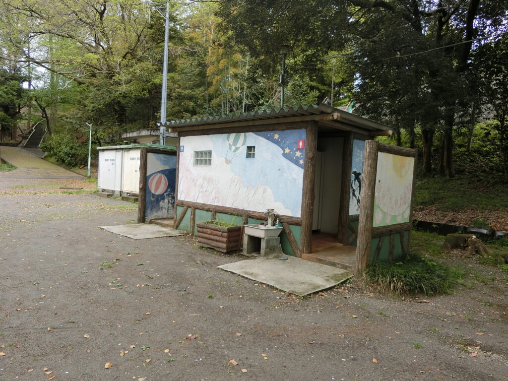 吉原公園下トイレ
